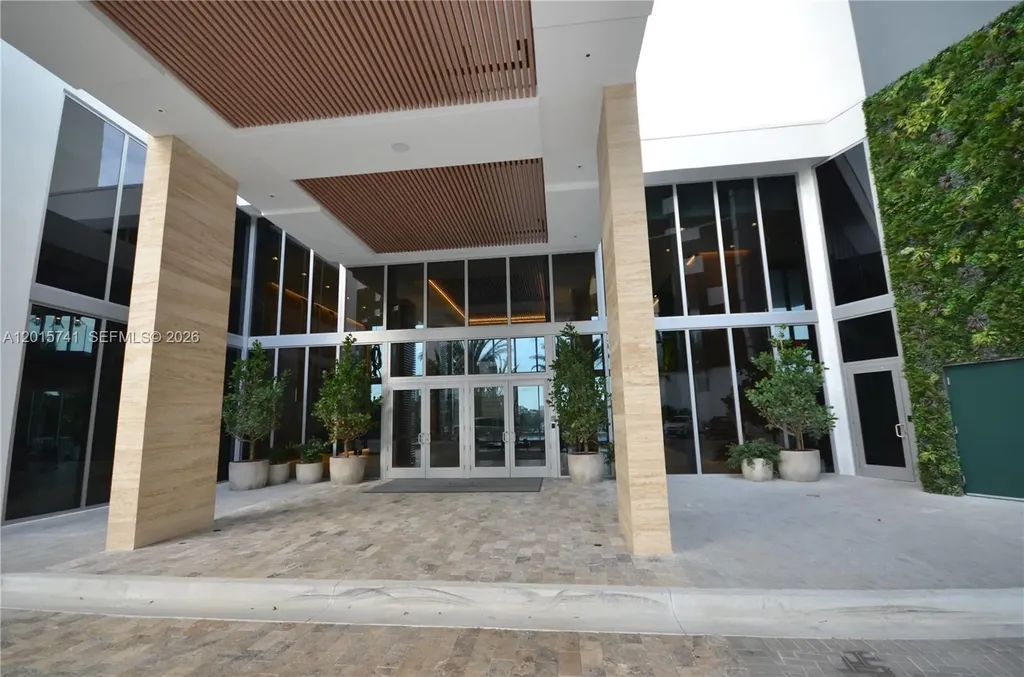 16385 Biscayne Boulevard North Miami Beach FL 33160