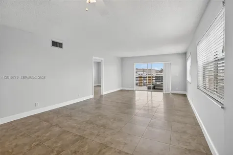 3050 NE 16th Avenue Oakland Park FL 33334