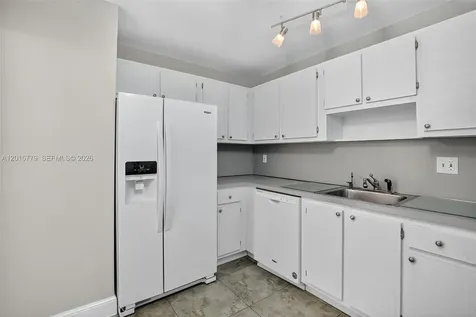 3050 NE 16th Avenue Oakland Park FL 33334
