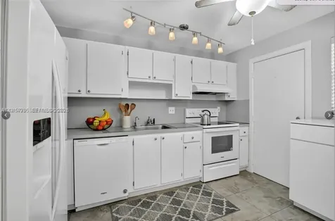 3050 NE 16th Avenue Oakland Park FL 33334