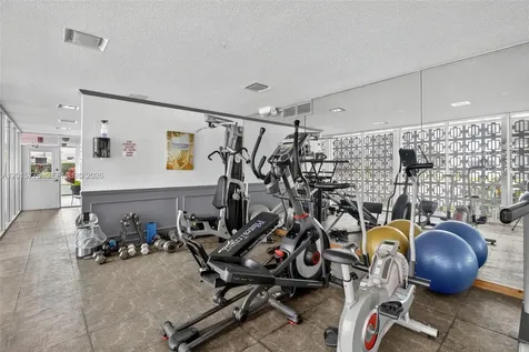 3050 NE 16th Avenue Oakland Park FL 33334