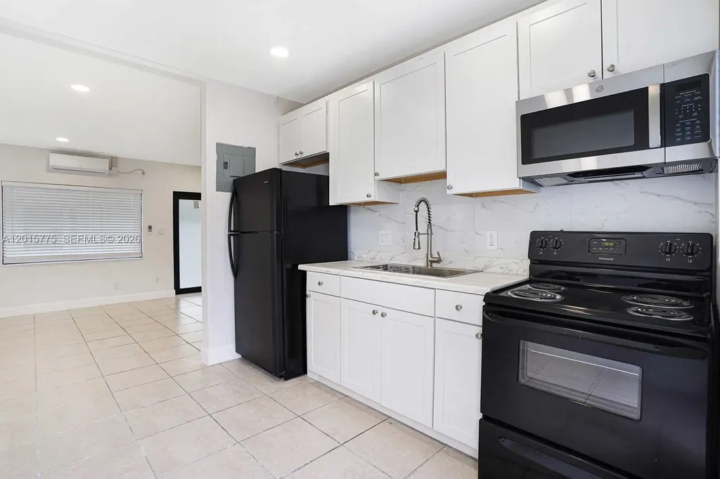 502 NW 7th Court Hallandale Beach FL 33009