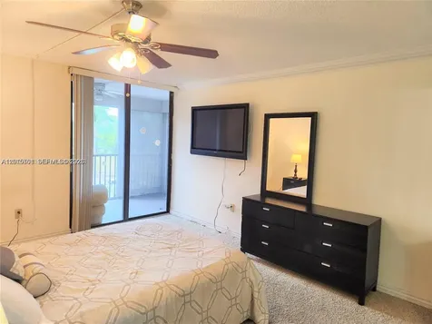 3375 N Country Club Drive Aventura FL 33180