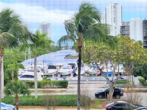 3375 N Country Club Drive Aventura FL 33180