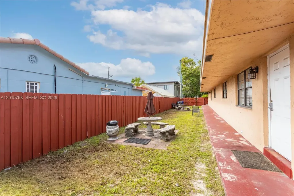 1916 - 1918 Grant Street Hollywood FL 33020