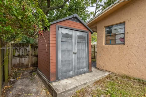 1916 - 1918 Grant Street Hollywood FL 33020
