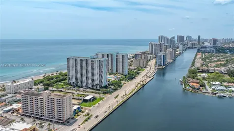 1916 - 1918 Grant Street Hollywood FL 33020