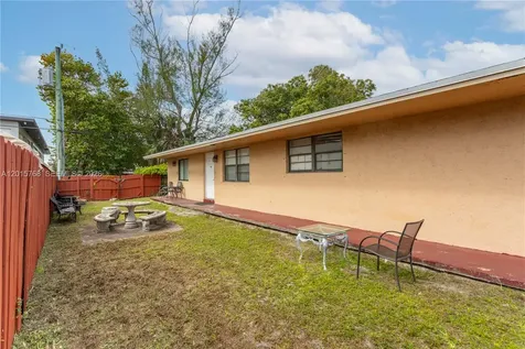 1916 - 1918 Grant Street Hollywood FL 33020