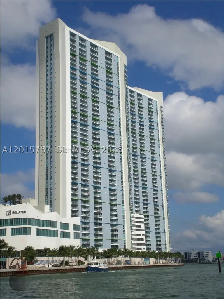 325 S Biscayne Boulevard Miami FL 33131