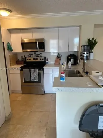 11155 SW 5th Place Pembroke Pines FL 33025
