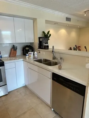 11155 SW 5th Place Pembroke Pines FL 33025