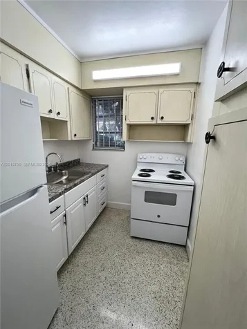 675 SW 7th Avenue Miami FL 33130