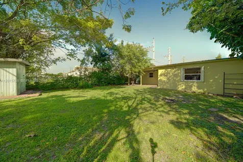 7358 - 7360 SW 23rd Street Miami FL 33155