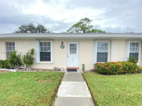 432 Bennington Lane Lake Worth FL 33467