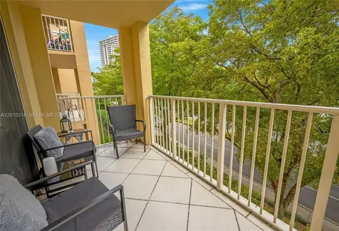 19555 E Country Club Drive Aventura FL 33180