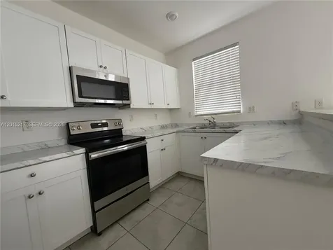 10606 W 33rd Way Hialeah FL 33018