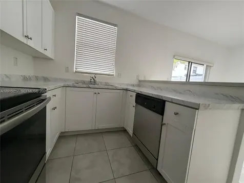10606 W 33rd Way Hialeah FL 33018