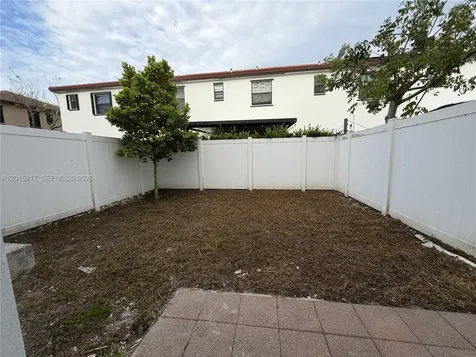 10606 W 33rd Way Hialeah FL 33018