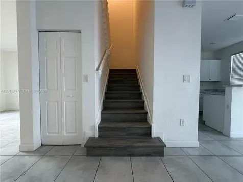 10606 W 33rd Way Hialeah FL 33018