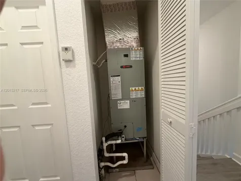 10606 W 33rd Way Hialeah FL 33018