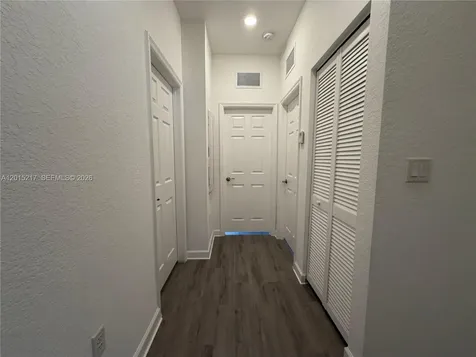10606 W 33rd Way Hialeah FL 33018