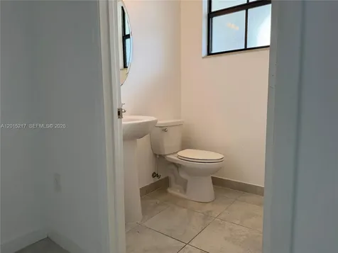 10606 W 33rd Way Hialeah FL 33018