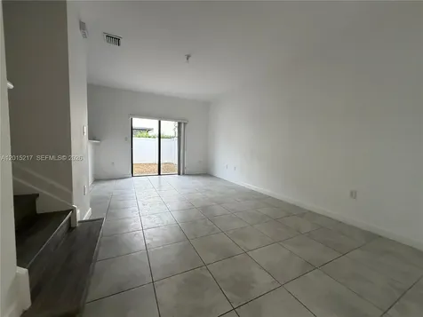 10606 W 33rd Way Hialeah FL 33018