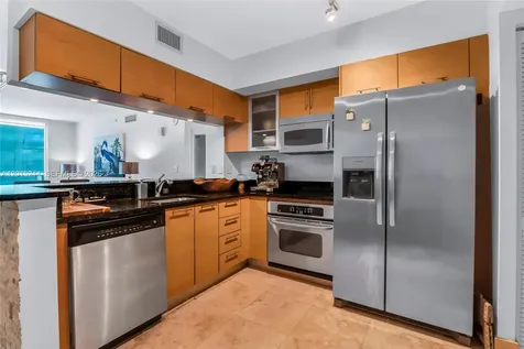 31 SE 5th Street Miami FL 33131