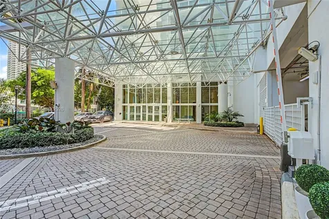 31 SE 5th Street Miami FL 33131