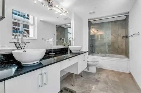 31 SE 5th Street Miami FL 33131