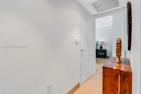 31 SE 5th Street Miami FL 33131