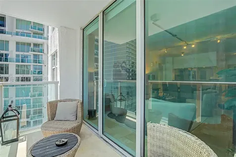 31 SE 5th Street Miami FL 33131