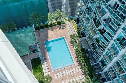 31 SE 5th Street Miami FL 33131