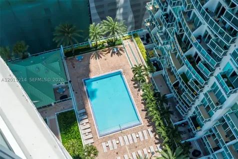 31 SE 5th Street Miami FL 33131