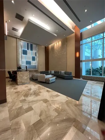 31 SE 5th Street Miami FL 33131