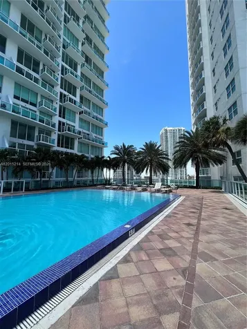 31 SE 5th Street Miami FL 33131