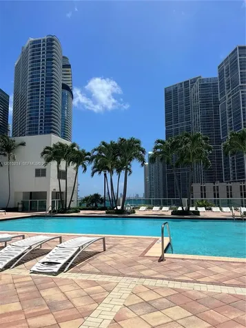 31 SE 5th Street Miami FL 33131