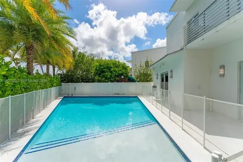 8221 NW 34th Drive Doral FL 33122