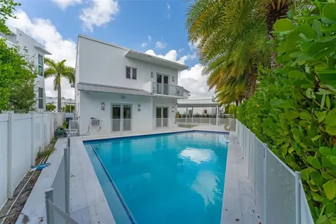 8221 NW 34th Drive Doral FL 33122