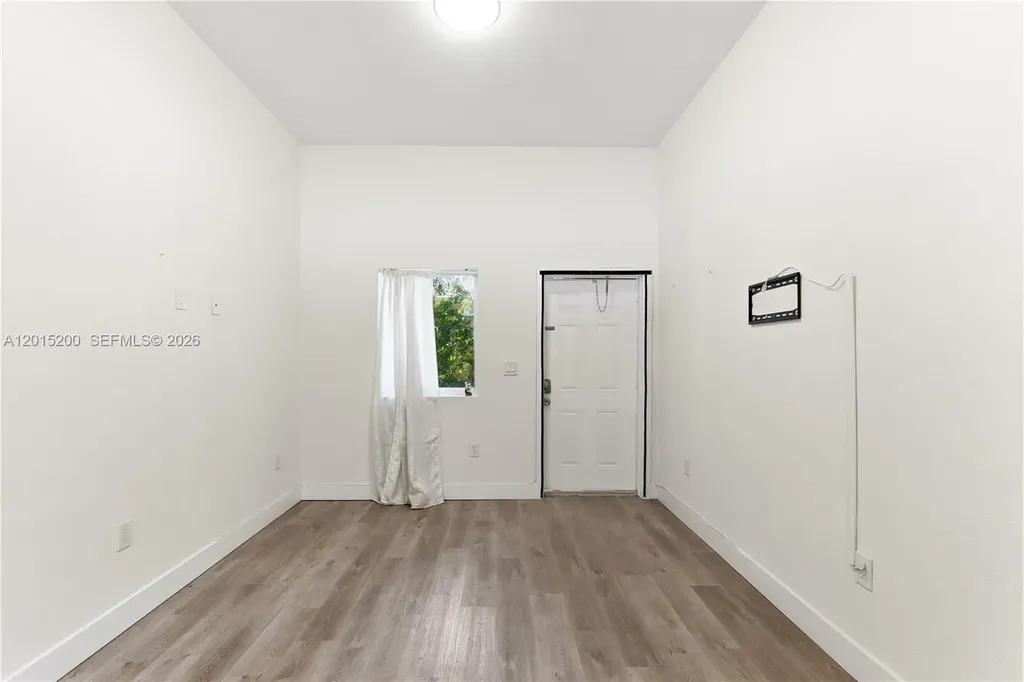 830 SE 14th Street Fort Lauderdale FL 33316