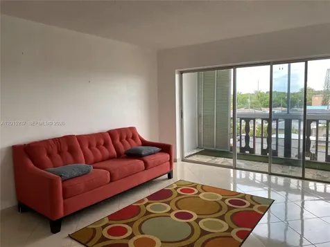 215 SE 3rd Avenue Hallandale Beach FL 33009