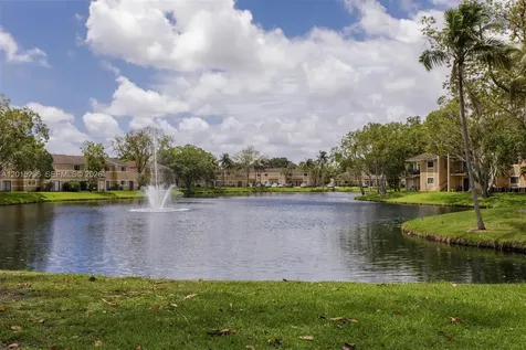 400 Palm Circle W Pembroke Pines FL 33025