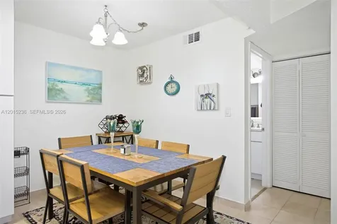 400 Palm Circle W Pembroke Pines FL 33025