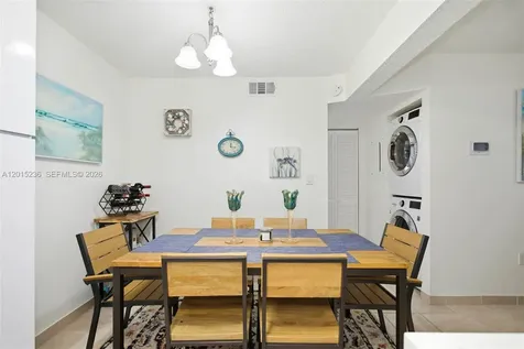 400 Palm Circle W Pembroke Pines FL 33025