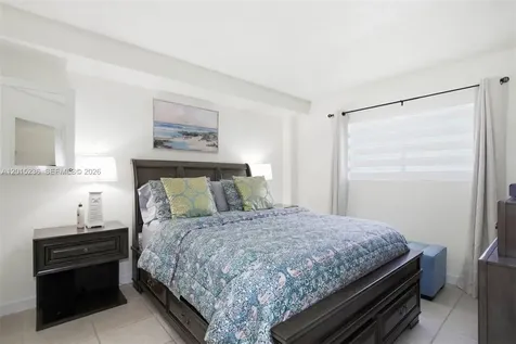 400 Palm Circle W Pembroke Pines FL 33025