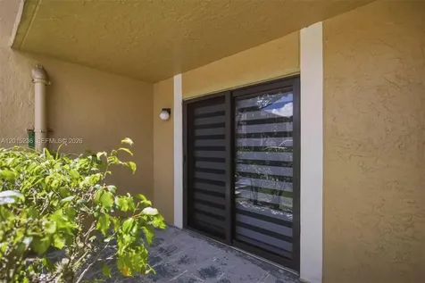 400 Palm Circle W Pembroke Pines FL 33025