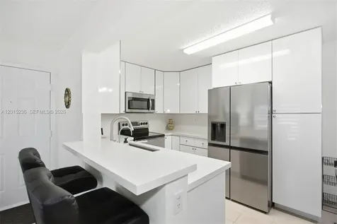 400 Palm Circle W Pembroke Pines FL 33025