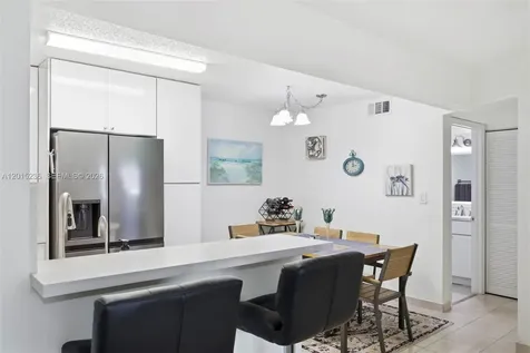 400 Palm Circle W Pembroke Pines FL 33025