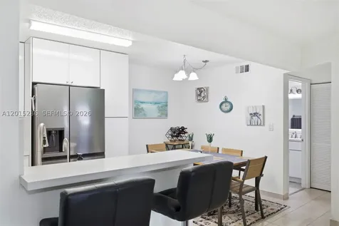 400 Palm Circle W Pembroke Pines FL 33025