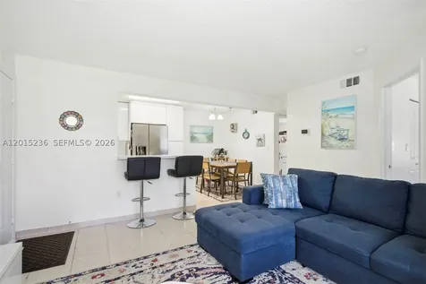 400 Palm Circle W Pembroke Pines FL 33025